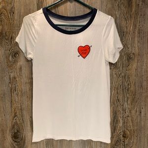 5/$20💛AEO “Don’t Play” Heart Tee